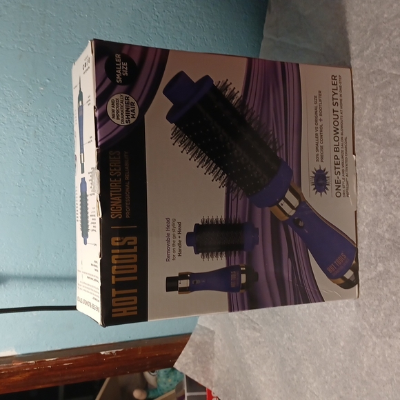 Hot tools signature series  one step blowout styler - Picture 3 of 7